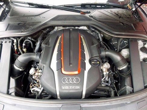 Used 2014 Audi S8 w/ Driver Assistance Package image 11