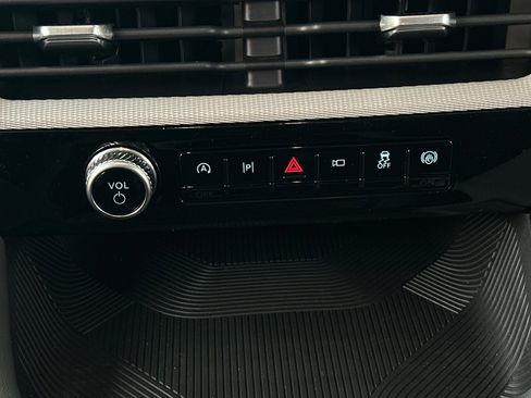 New 2026 Ford Explorer Active w/ Active Comfort Package image 21