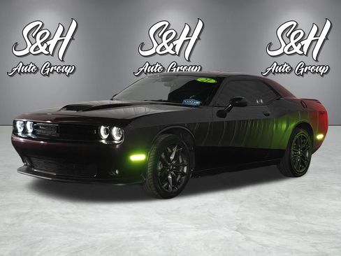 Used 2021 Dodge Challenger GT w/ Blacktop Package AWD/4WD image 21