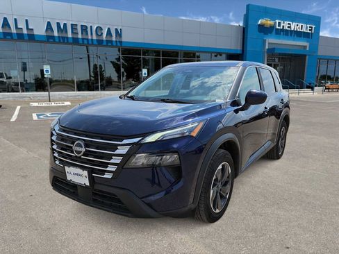 Used 2025 Nissan Rogue SV FWD image 1