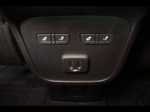 Used 2024 Chevrolet Equinox Premier image 32