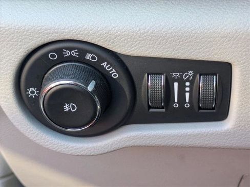 Used 2018 Chrysler Pacifica Limited w/ Advanced Safetytec Group image 13