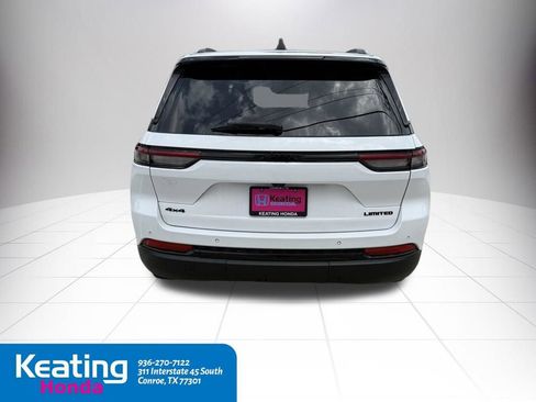 Used 2023 Jeep Grand Cherokee Limited w/ Black Appearance Package AWD/4WD image 8