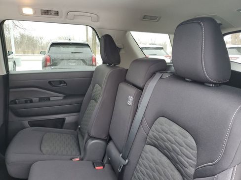 Used 2023 Nissan Pathfinder SV image 26