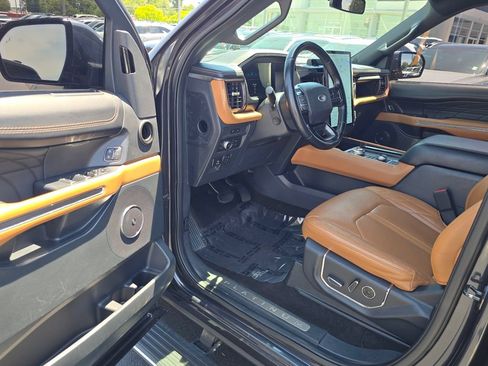 Used 2022 Ford Expedition Platinum AWD/4WD image 9