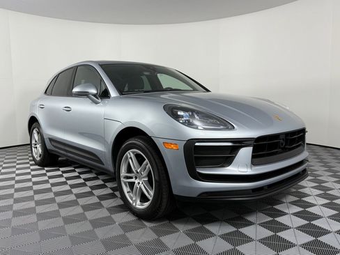 New 2025 Porsche Macan image 7