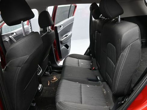 Used 2022 Kia Sportage LX image 18