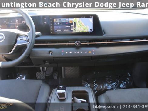 Used 2025 Nissan Ariya FWD image 13