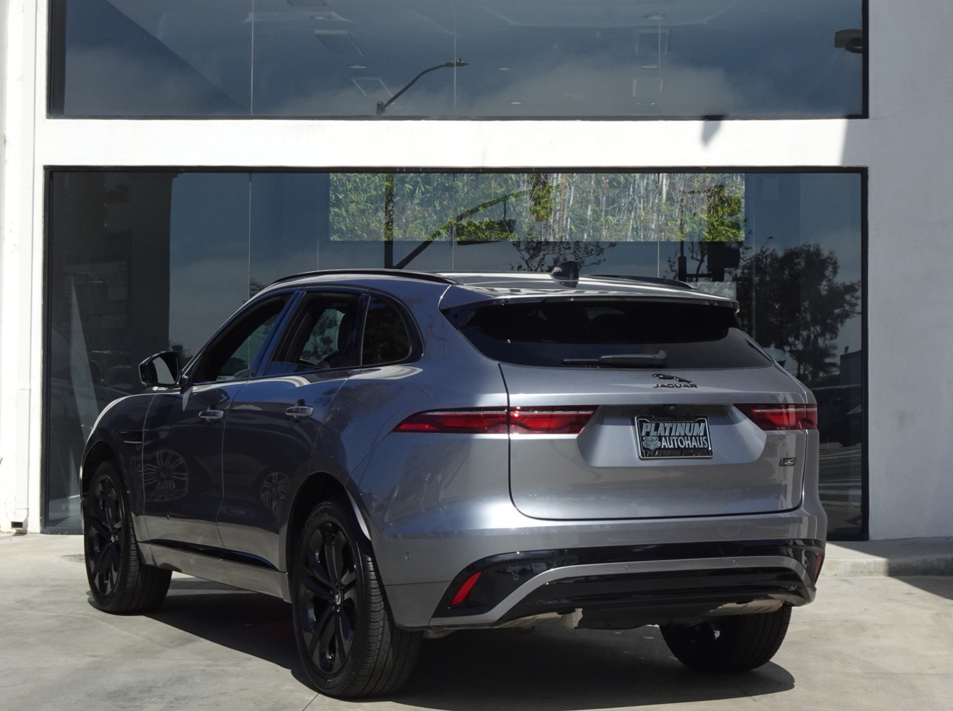 Used 2026 Jaguar F-PACE R-Dynamic S AWD/4WD image 4