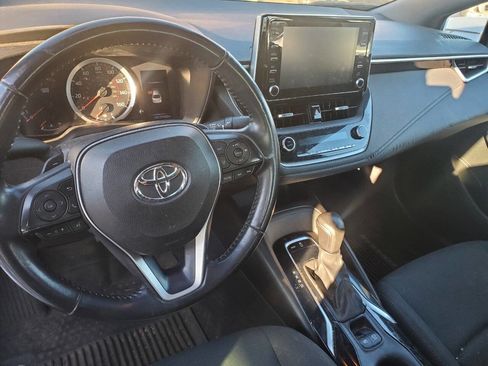 Used 2020 Toyota Corolla SE image 2