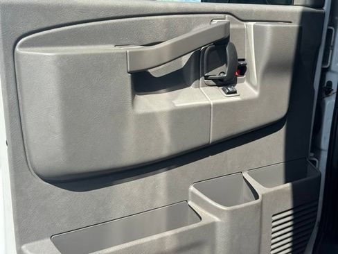 Used 2021 Chevrolet Express 3500 w/ Power Convenience Package RWD image 16