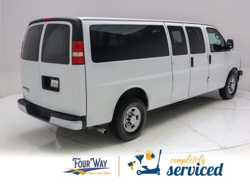 Used 2014 Chevrolet Express 3500 LT w/ LT Preferred Equipment Group RWD image 4