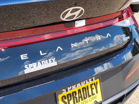 New 2025 Hyundai Elantra Blue image 18