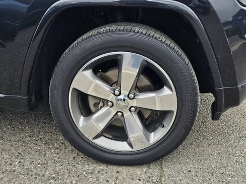 Used 2014 Jeep Grand Cherokee Overland w/ Advanced Technology Group AWD/4WD image 9