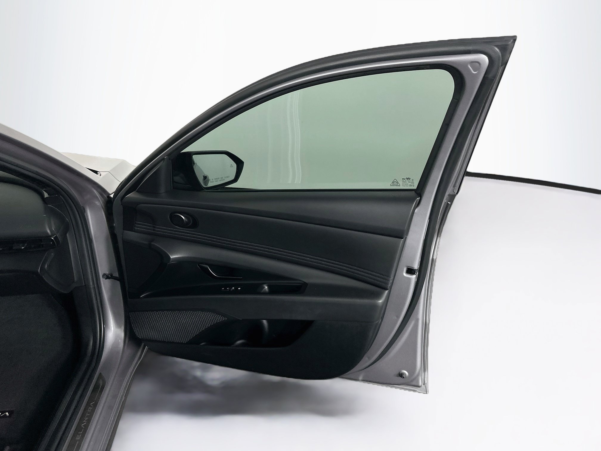 Used 2025 Hyundai Elantra Sport FWD image 30