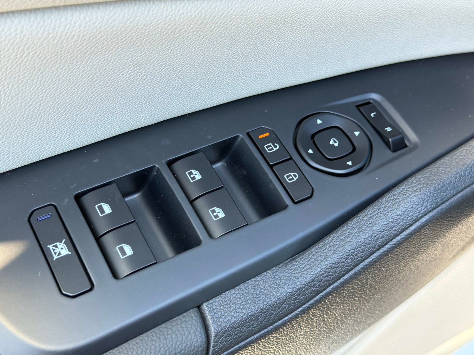 New 2026 Kia Sportage SX FWD image 15