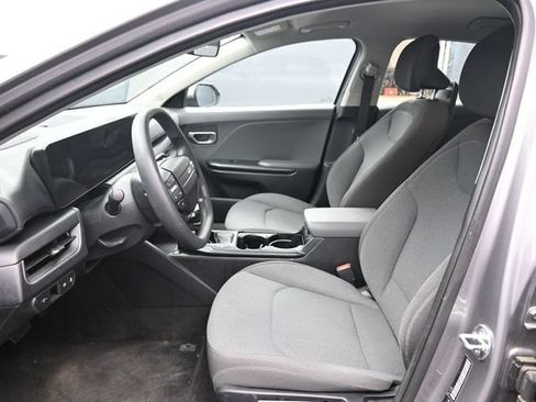 Used 2025 Kia K4 FWD image 18