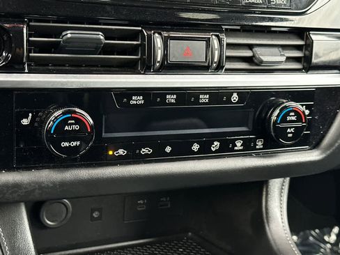 Used 2025 Nissan Pathfinder SL w/ Cargo Package image 23