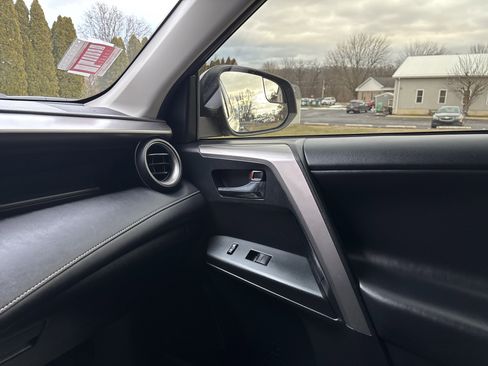 Used 2017 Toyota RAV4 XLE image 23