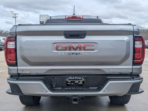 Used 2023 GMC Canyon Denali image 10