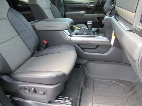 New 2025 Chevrolet Silverado 1500 ZR2 w/ Technology Package image 12