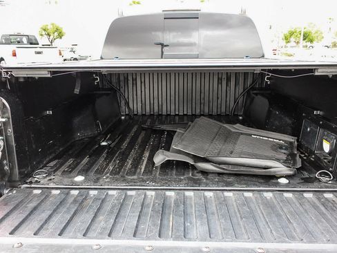 Used 2019 Toyota Tacoma TRD Off-Road image 25