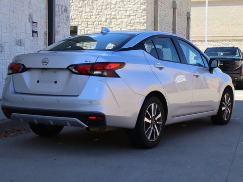 Used 2024 Nissan Versa SV FWD image 3