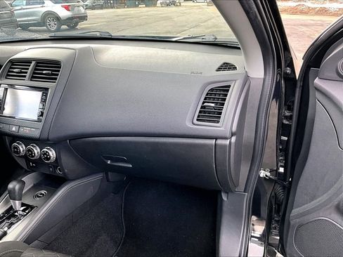 Used 2024 Mitsubishi Outlander Sport ES image 12