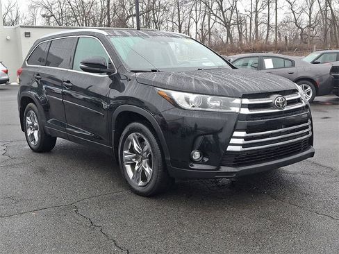Used 2019 Toyota Highlander Limited Platinum image 4