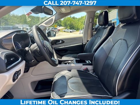 Used 2023 Chrysler Pacifica Limited FWD image 13