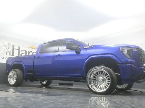 Used 2025 GMC Sierra 2500 Denali w/ Denali Reserve Package AWD/4WD image 2