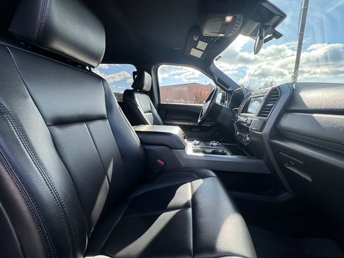 Used 2021 Ford Expedition Max XLT image 19