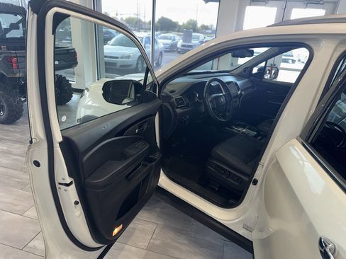 Used 2017 Honda Pilot Elite image 18