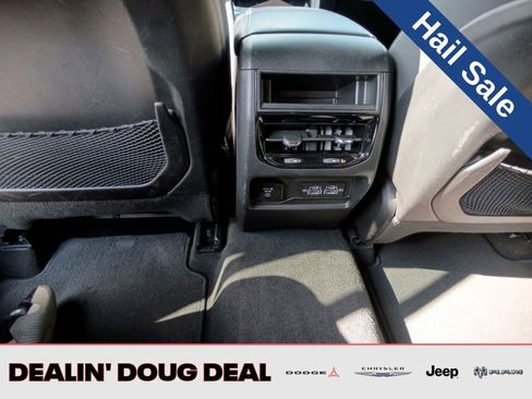 Used 2023 Jeep Grand Cherokee Altitude image 25