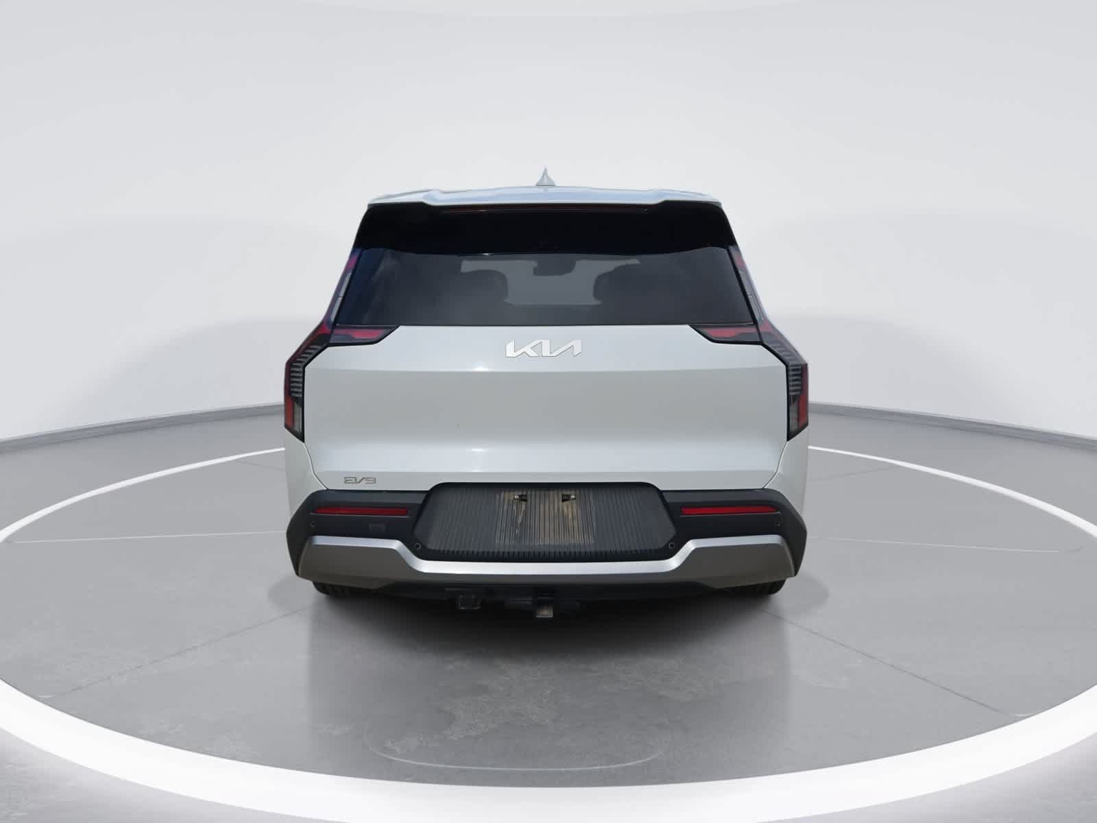 Used 2024 Kia EV9 Light Long Range RWD image 7