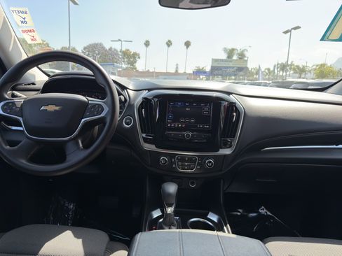 Used 2021 Chevrolet Traverse LS FWD image 21
