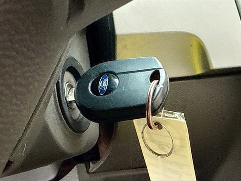 Used 2010 Ford Focus SES image 8