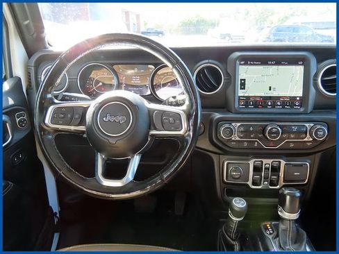 Certified 2020 Jeep Wrangler Unlimited Sahara AWD/4WD image 12