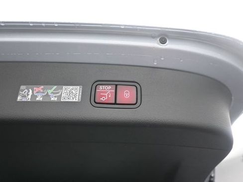 Used 2026 Mercedes-Benz GLC 300 image 31