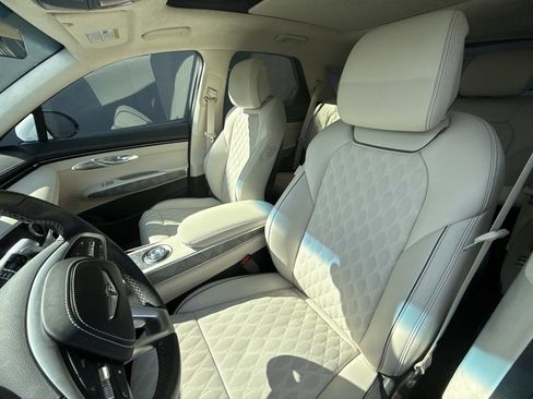 Used 2025 Genesis GV70 3.5T Sport w/ Sport Advanced Package image 10