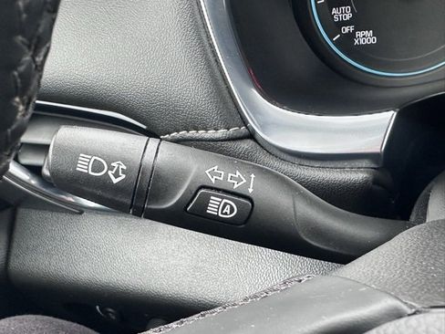 Used 2023 Chevrolet Traverse LT image 22