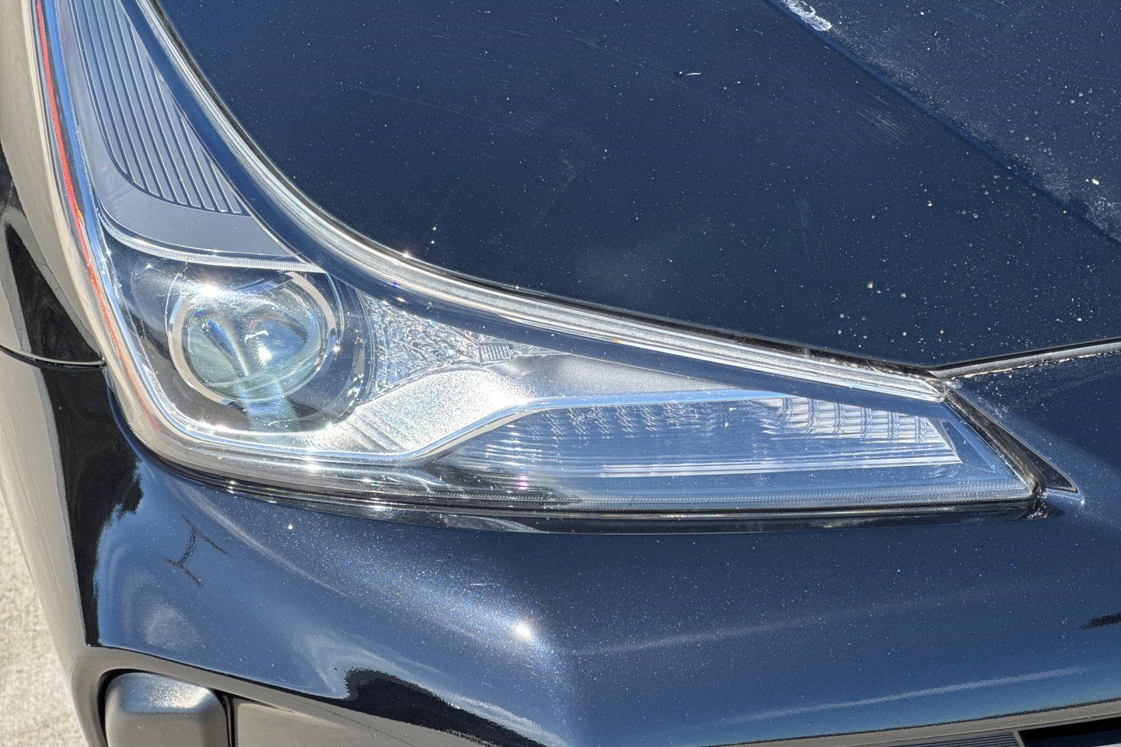 Used 2019 Toyota Prius L Eco FWD image 11