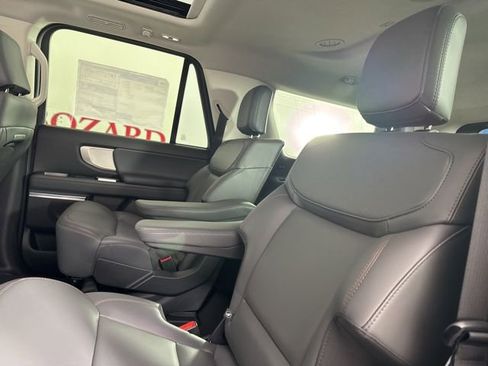 New 2025 Ford Expedition Max Active image 17