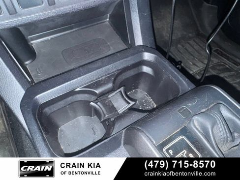 Used 2017 Toyota Tacoma TRD Off-Road w/ Premium & Technology Package AWD/4WD image 23