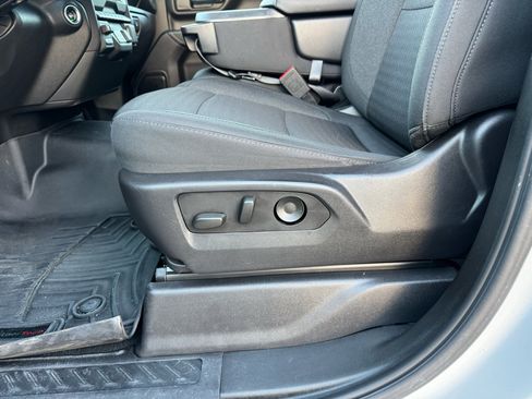 Used 2024 Chevrolet Silverado 2500 Custom w/ Custom Value Package image 14