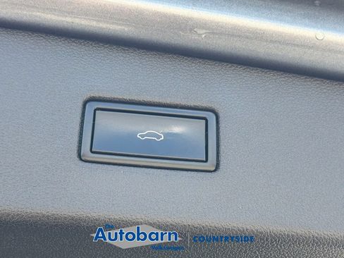 Used 2018 Volkswagen Tiguan SEL AWD/4WD image 30