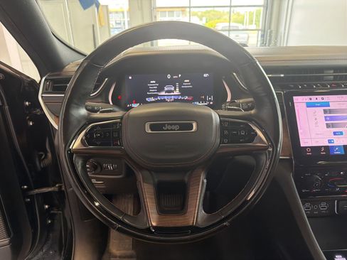 Used 2021 Jeep Grand Cherokee L Summit w/ Luxury Tech Group V AWD/4WD image 24