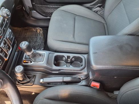 Used 2020 Jeep Wrangler Unlimited Sahara w/ Uconnect 4C Nav & Sound Group image 14