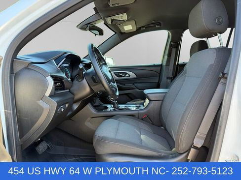 Used 2023 Chevrolet Traverse LT FWD image 9