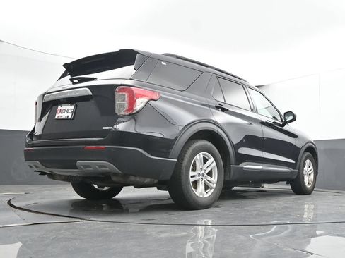 Used 2020 Ford Explorer XLT w/ Equipment Group 202A AWD/4WD image 38